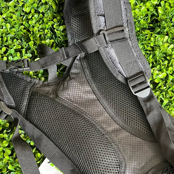 New with tags water backpack - Picture 7 of 8